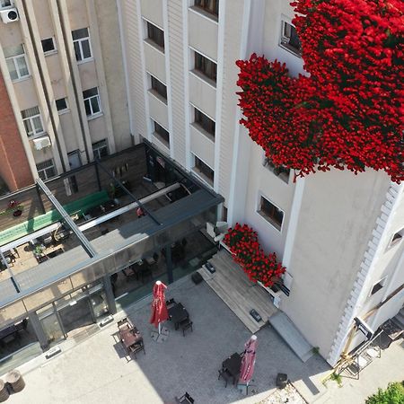Mbi Travel Inn Craiova Exteriör bild