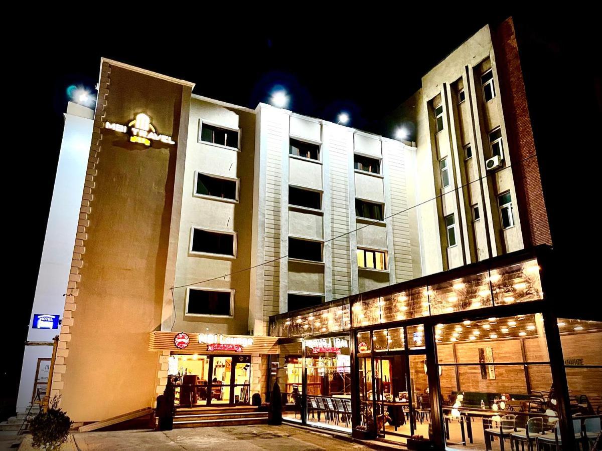 Mbi Travel Inn Craiova Exteriör bild