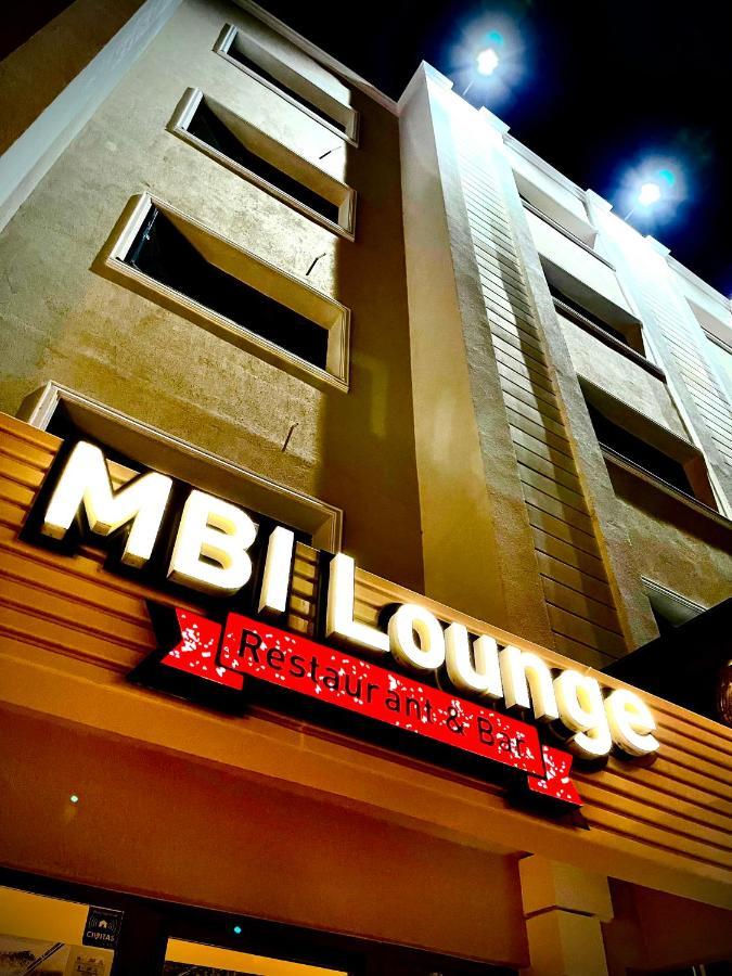 Mbi Travel Inn Craiova Exteriör bild