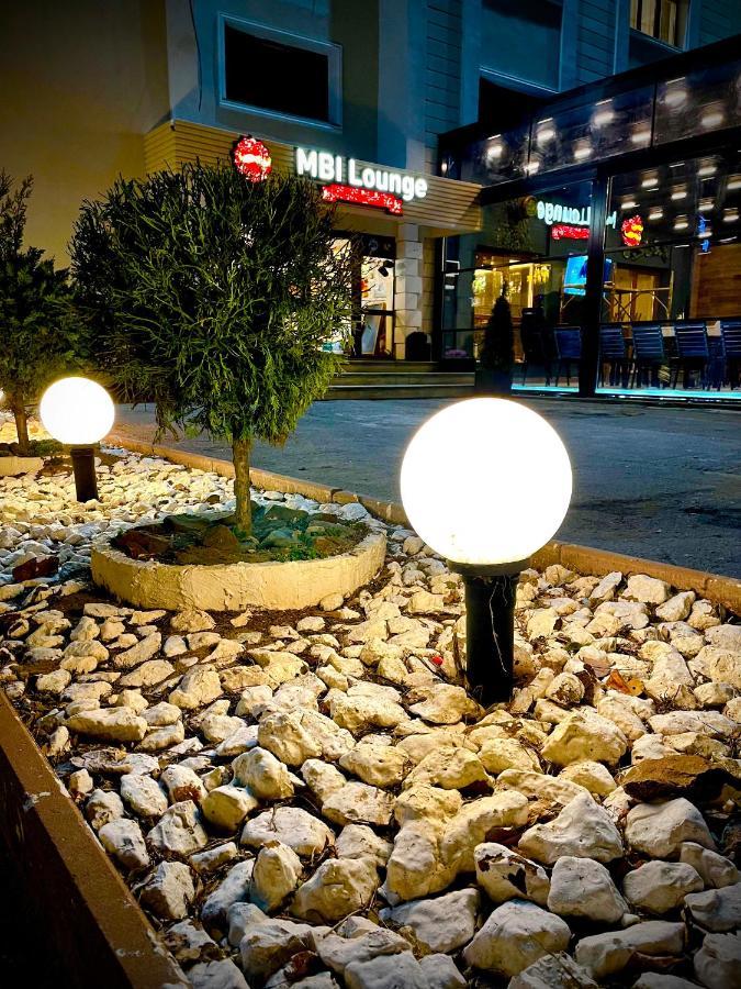Mbi Travel Inn Craiova Exteriör bild