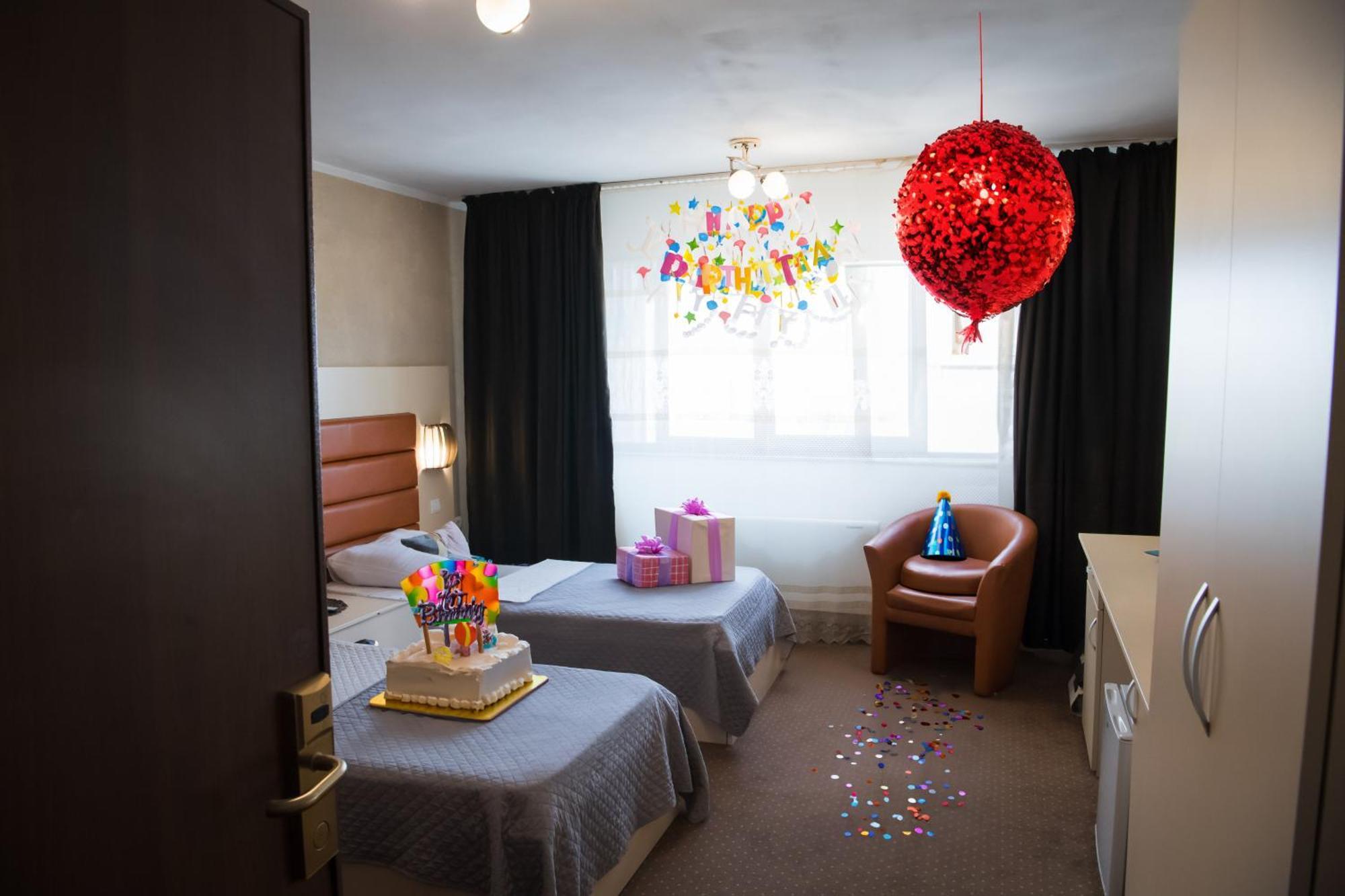 Mbi Travel Inn Craiova Exteriör bild