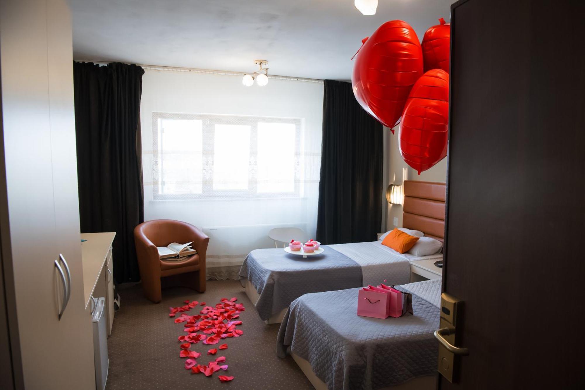 Mbi Travel Inn Craiova Exteriör bild