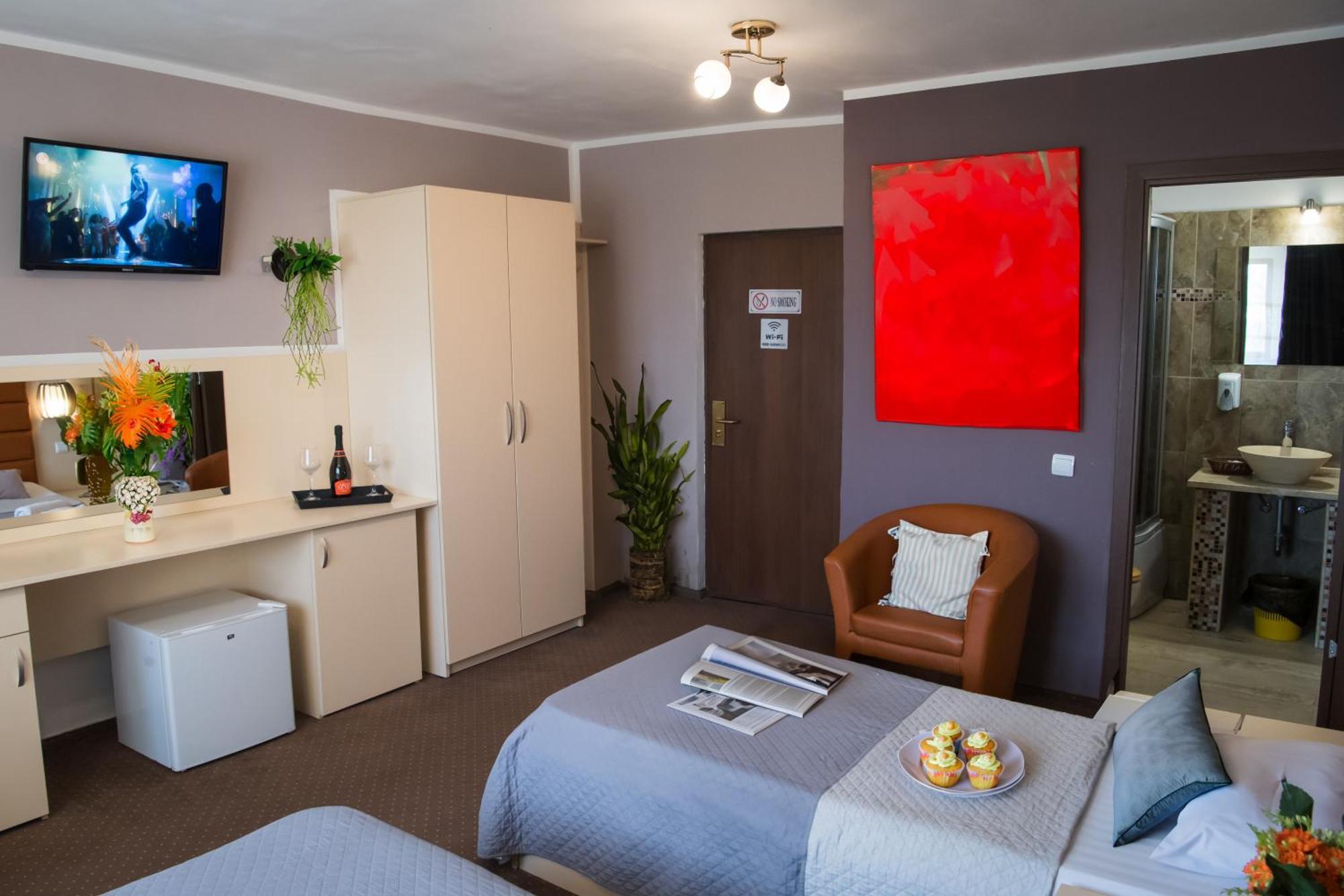 Mbi Travel Inn Craiova Exteriör bild