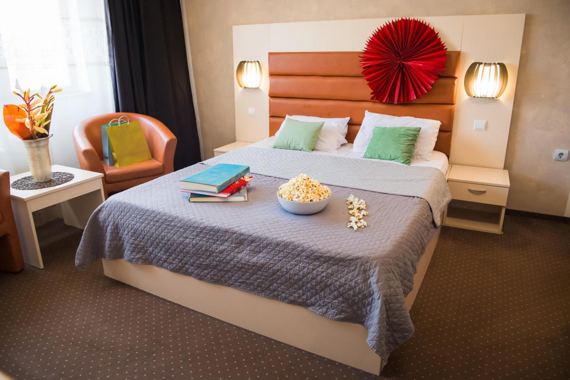 Mbi Travel Inn Craiova Exteriör bild