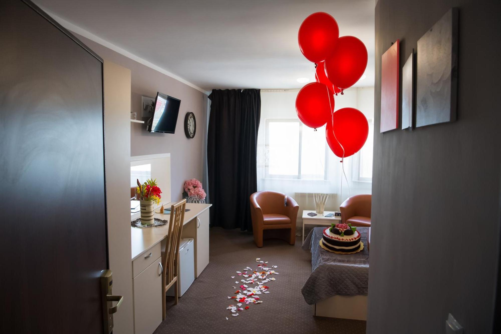 Mbi Travel Inn Craiova Exteriör bild